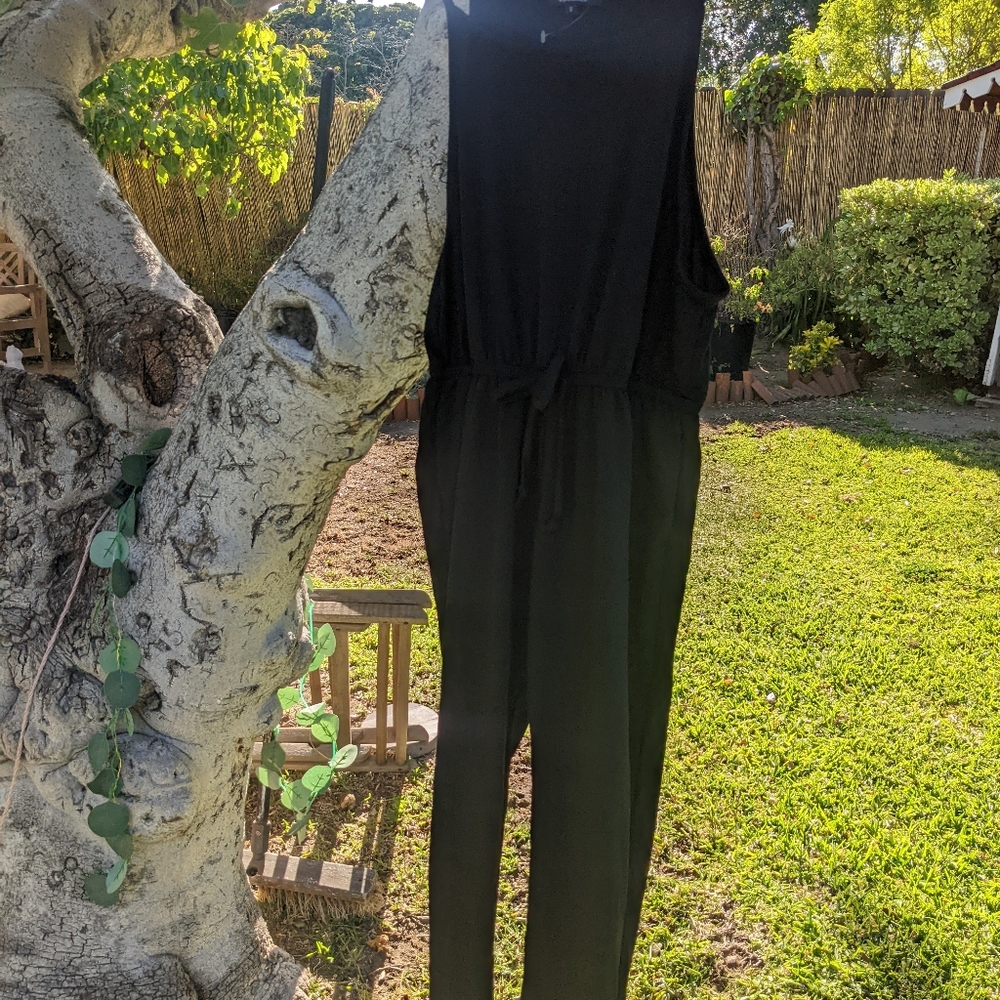 Casual, light weight summer jumpsuit in size S